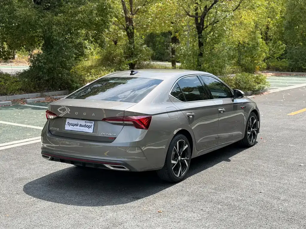 Skoda Octavia — фото 9