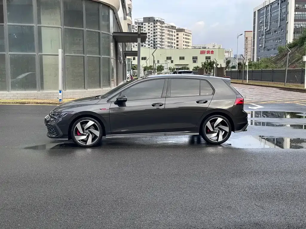 Volkswagen Golf GTI — фото 7