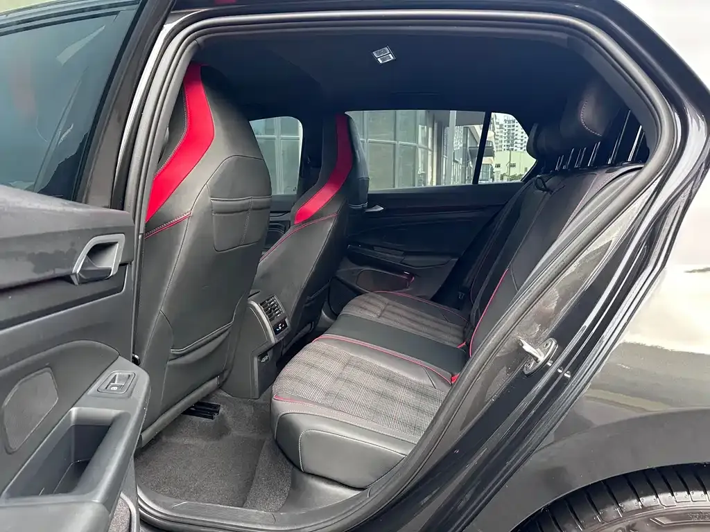 Volkswagen Golf GTI — фото 2