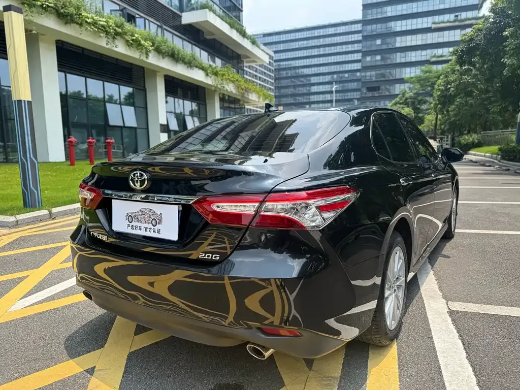 Toyota Camry — фото 8