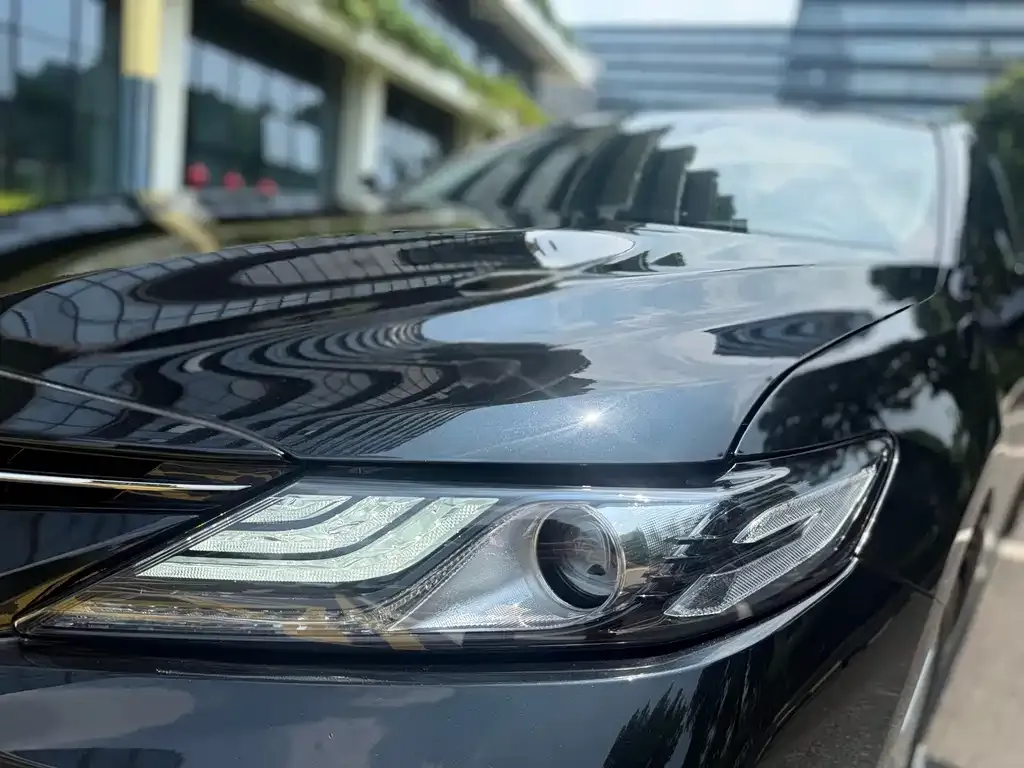 Toyota Camry — фото 3