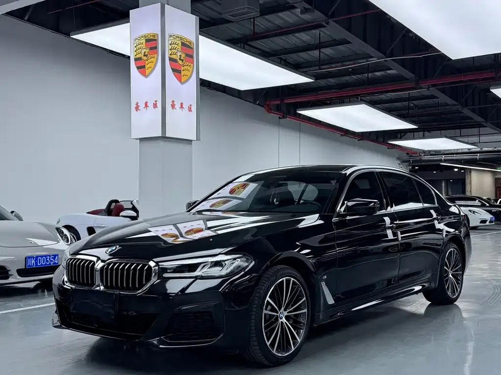 BMW 5 Series — фото 1