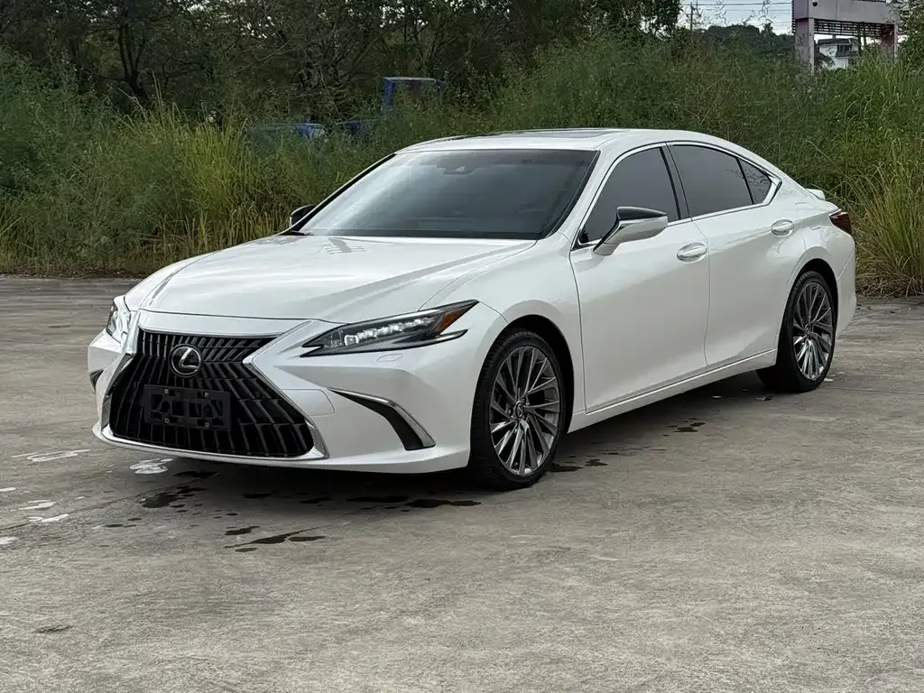 Lexus ES — фото 9