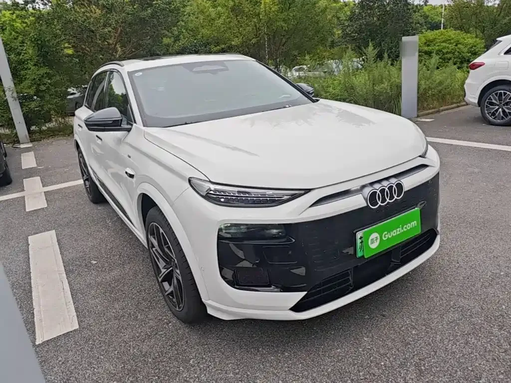 Audi Q6L e-tron — фото 9
