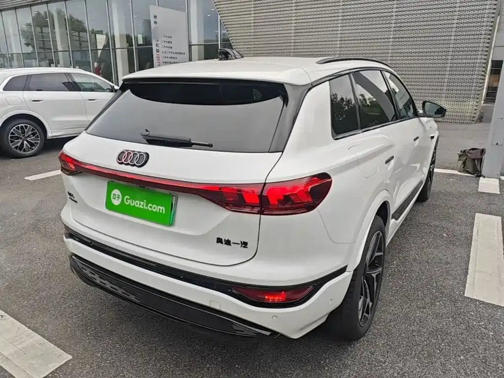Audi Q6L e-tron — фото 6