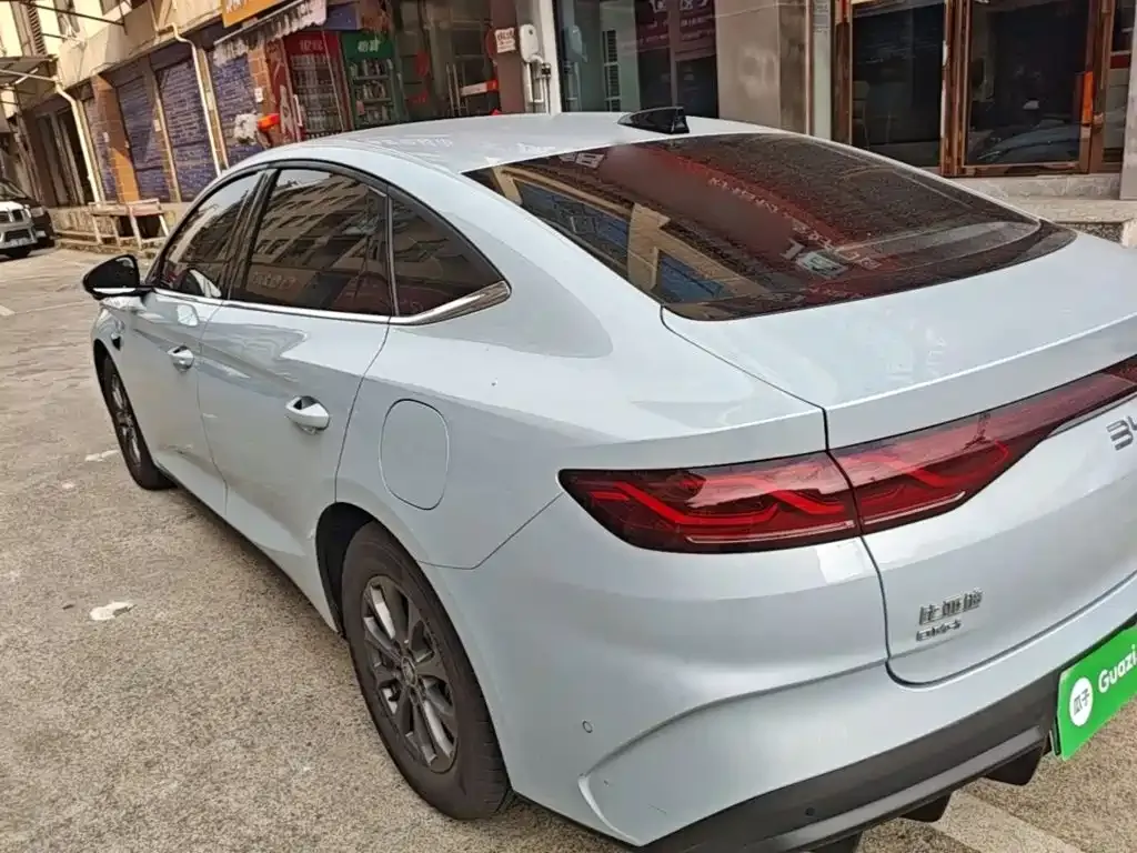 BYD Qin L — фото 10