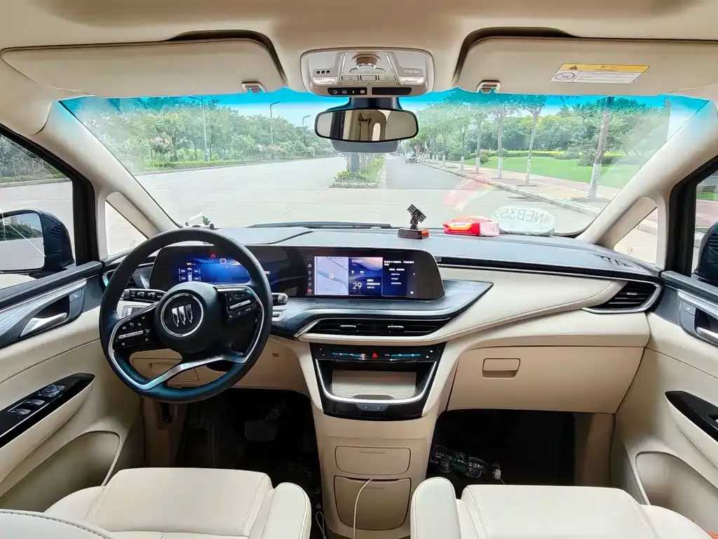 Buick GL8 Hybrid — фото 3