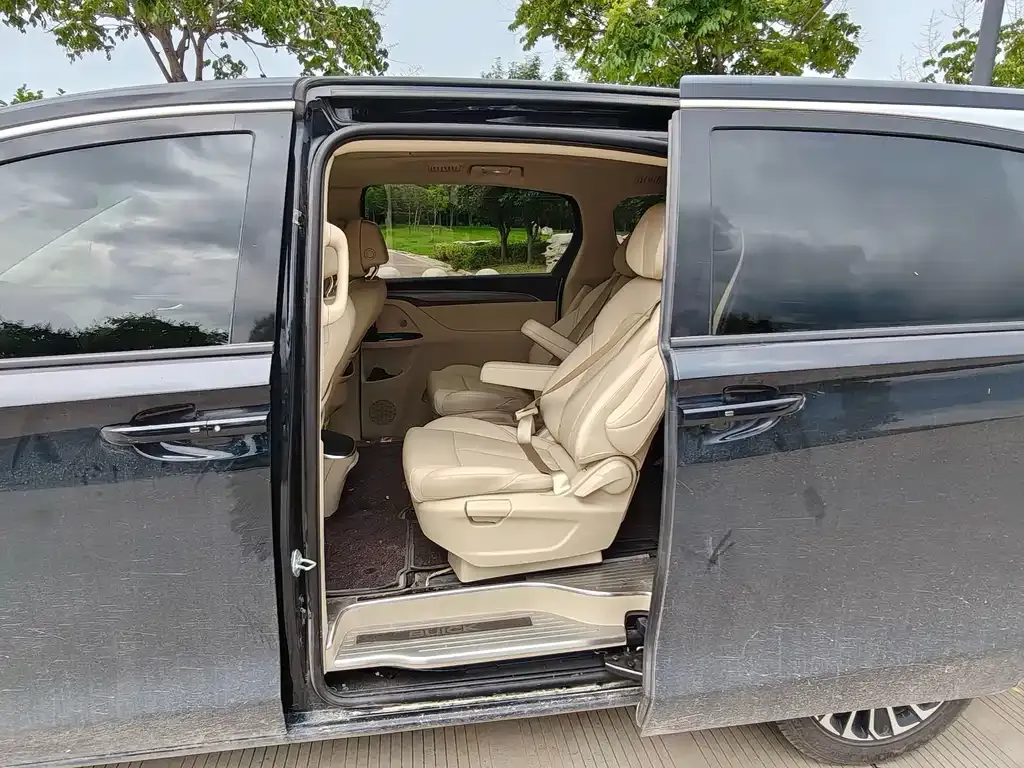 Buick GL8 Hybrid — фото 6