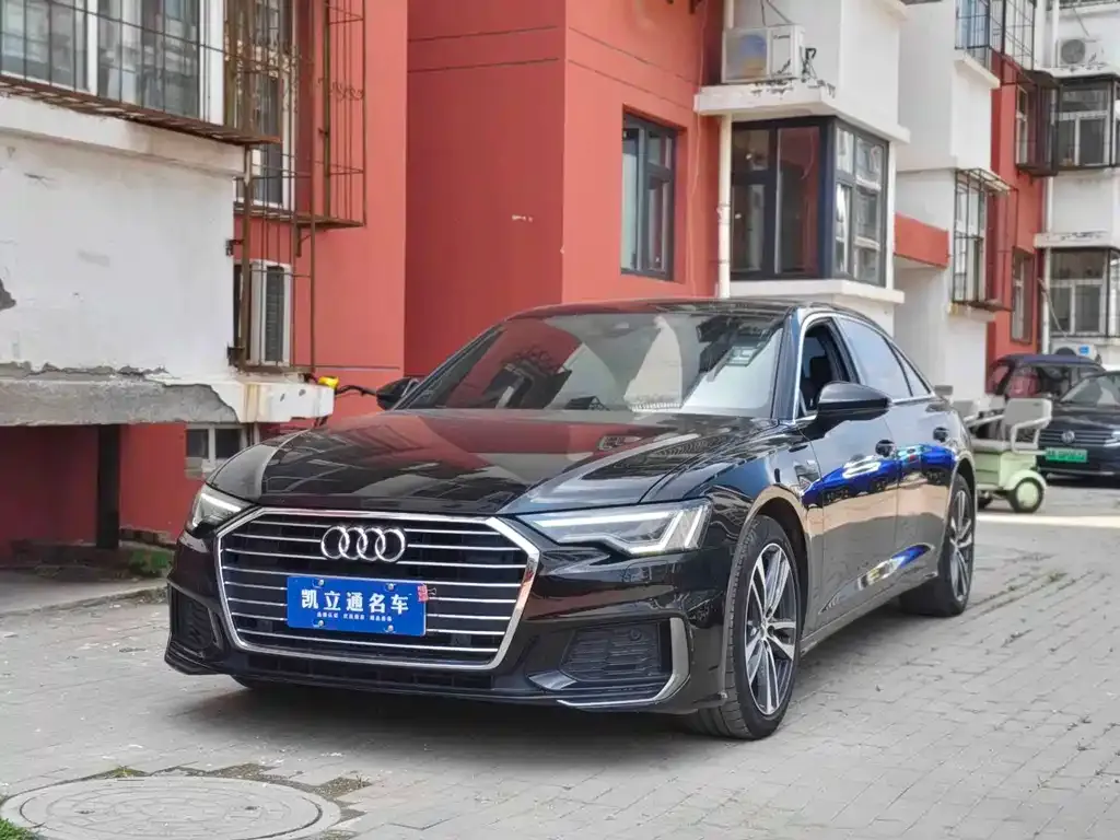 Audi A6L — фото 1