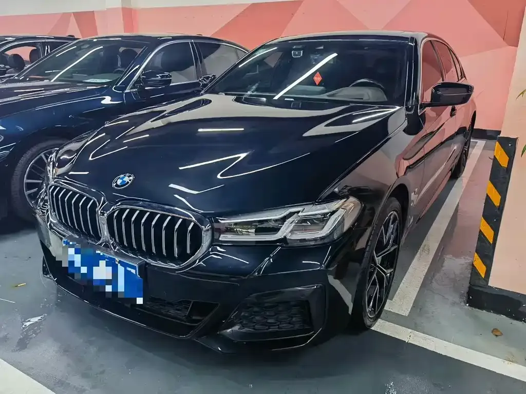BMW 5 Series — фото 1