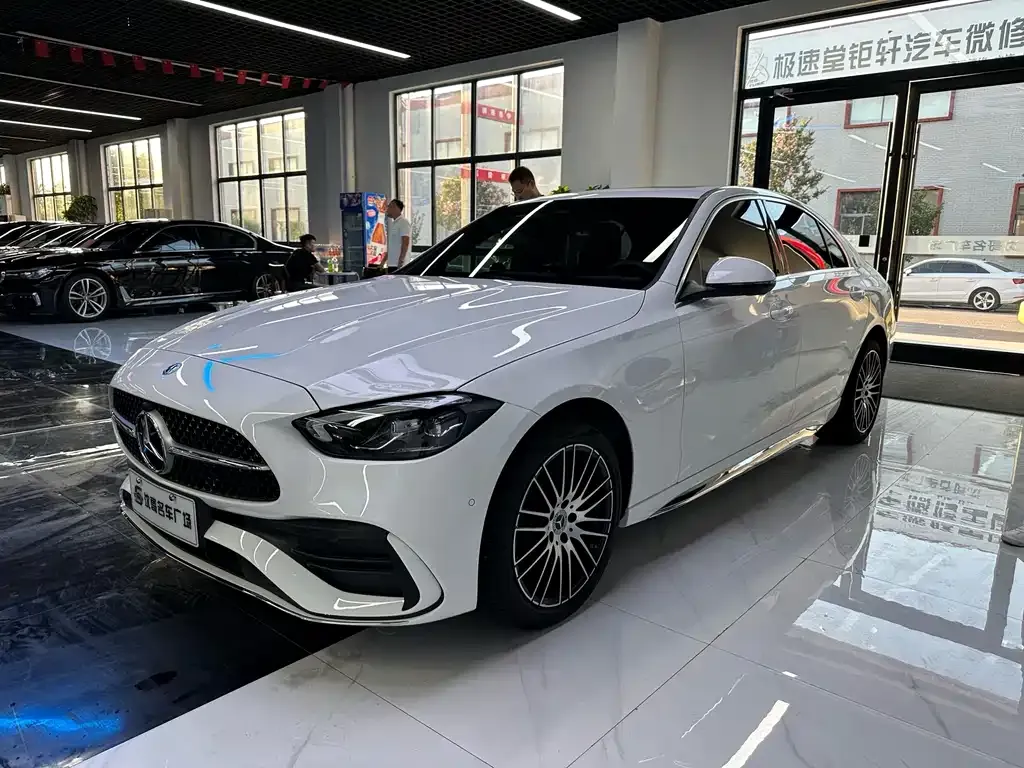 Mercedes-Benz C-Class — фото 1