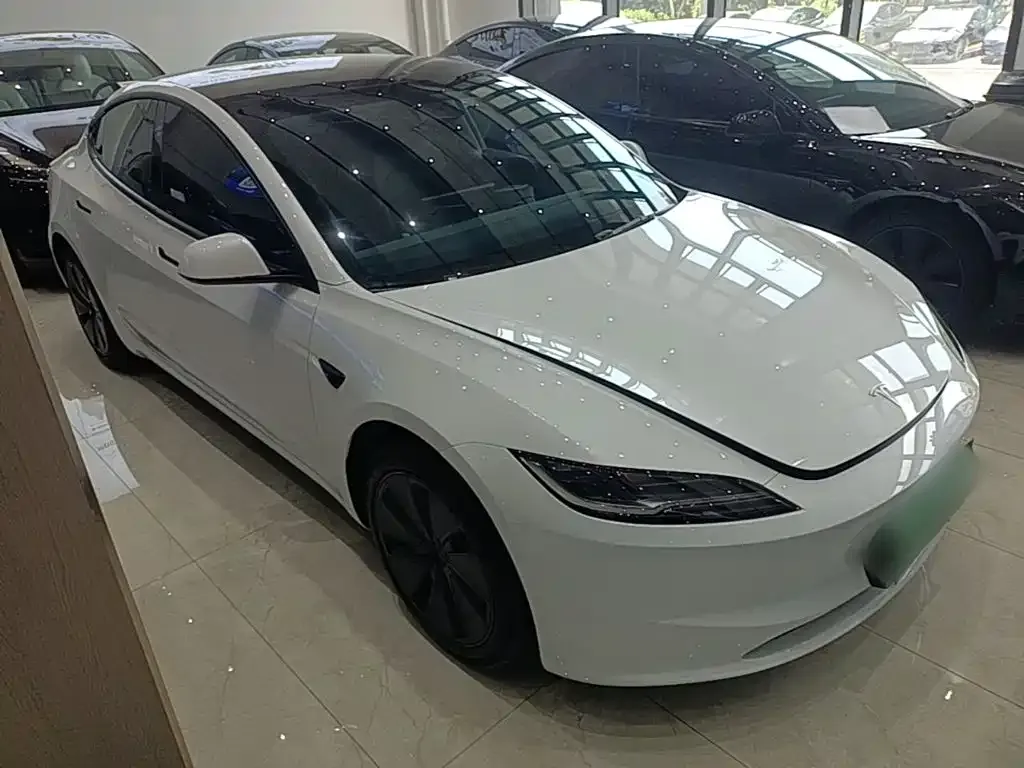 Tesla Model 3 — фото 5