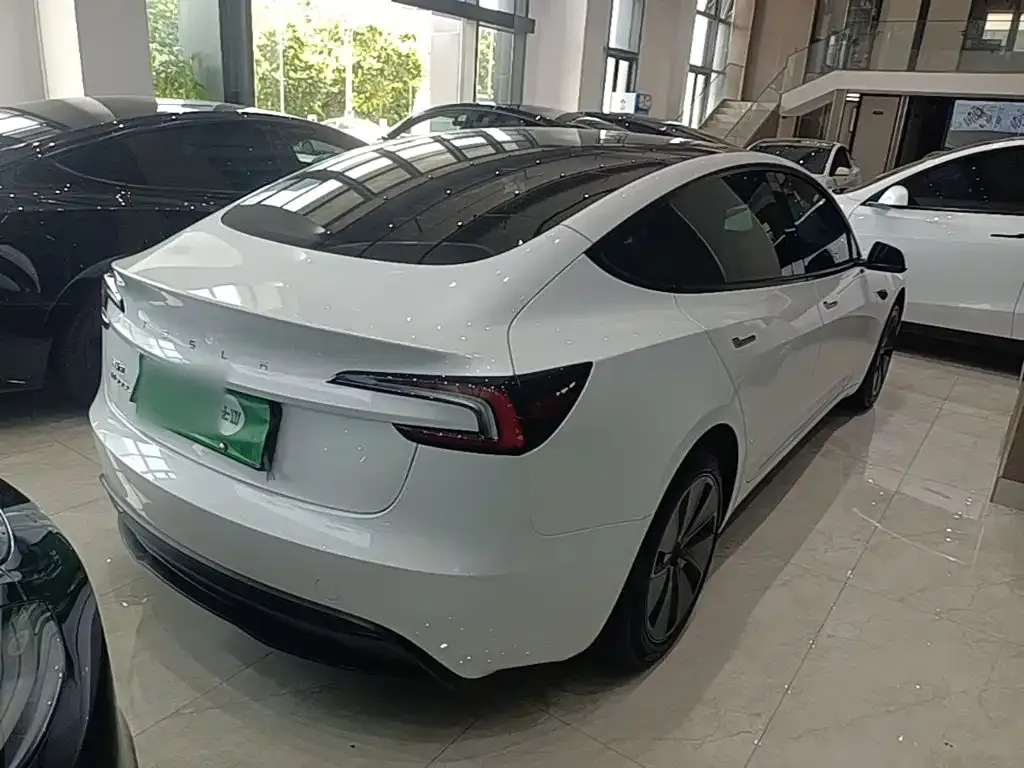 Tesla Model 3 — фото 6