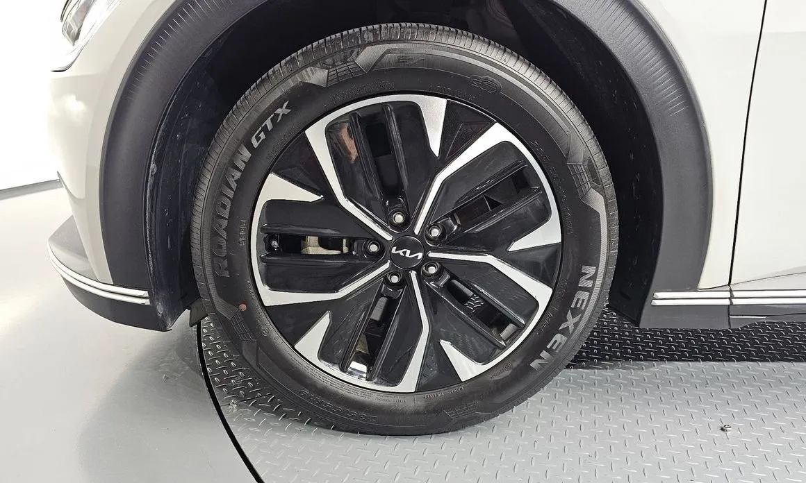 Kia EV6 — фото 7