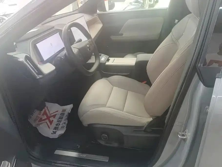 Volvo XC70 Plug-in Hybrid — фото 3