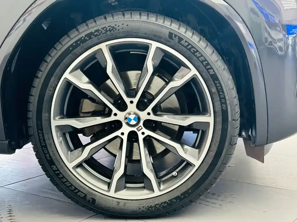 BMW X3 — фото 9
