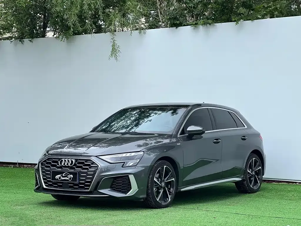 Audi A3 — фото 1