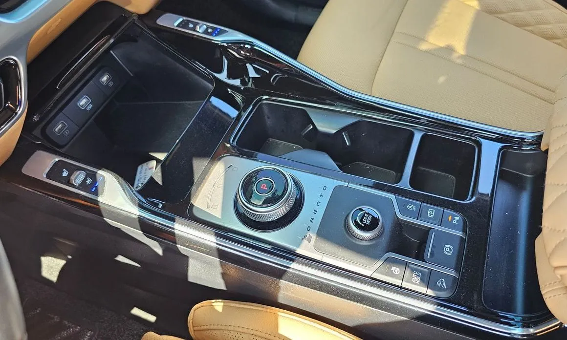 Kia Sorento — фото 6