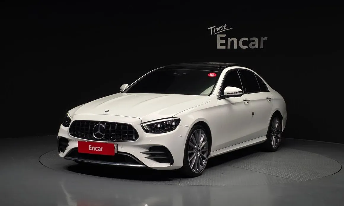 Mercedes-Benz E-Class — фото 1
