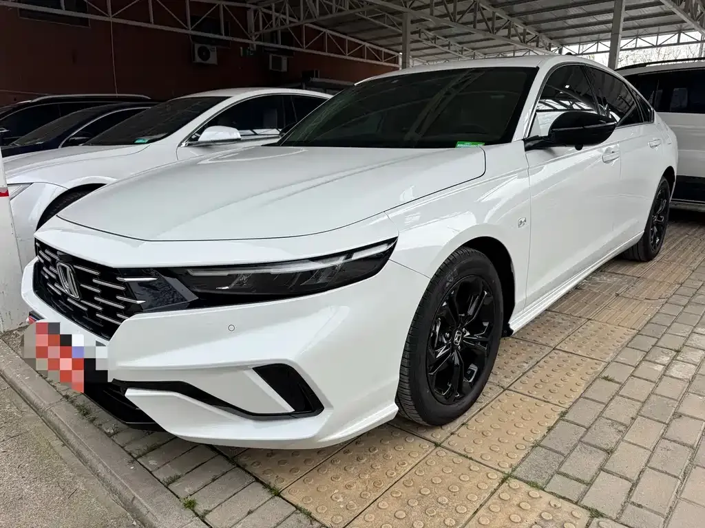 Honda Accord — фото 1