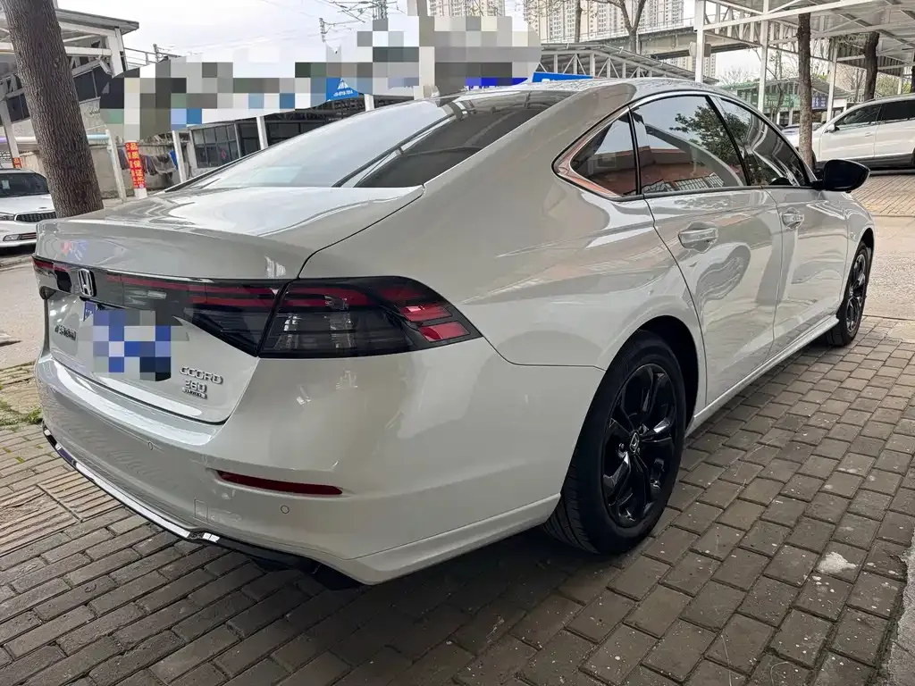 Honda Accord — фото 10