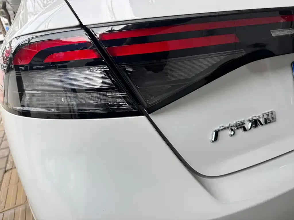 Honda Accord — фото 8
