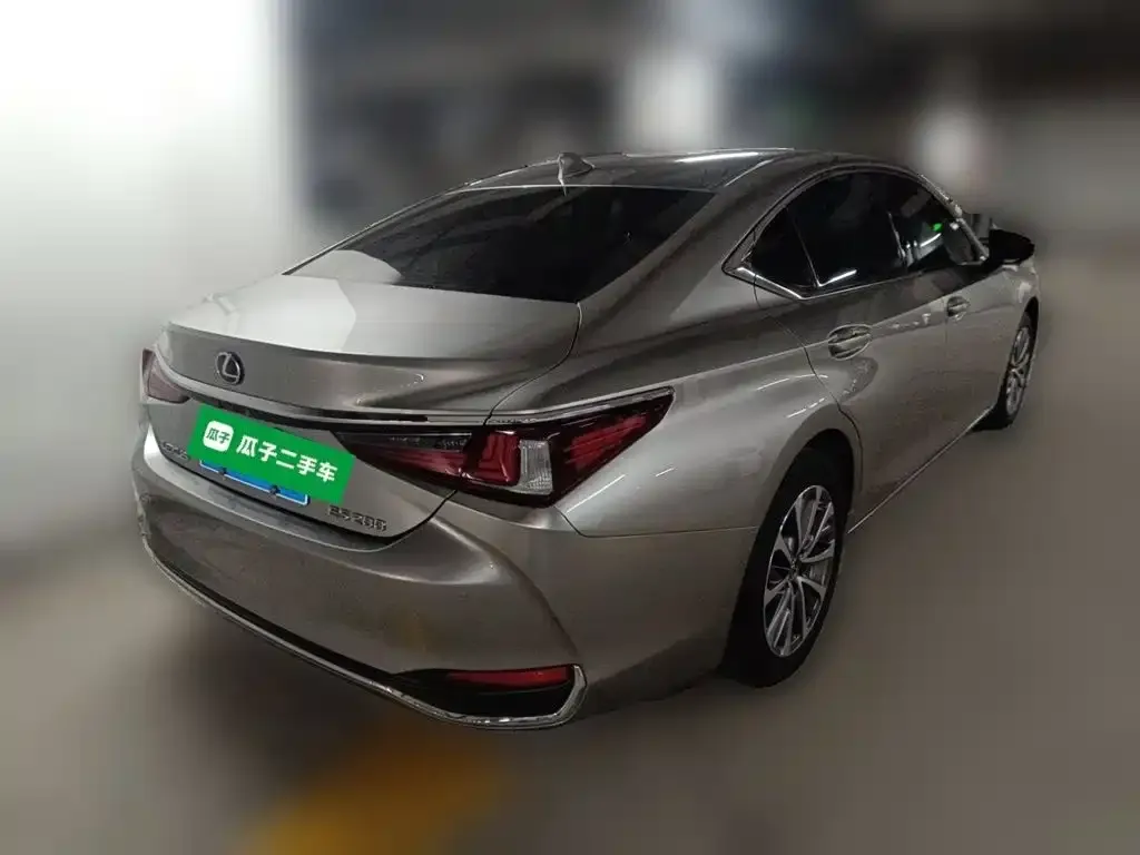 Lexus ES — фото 10