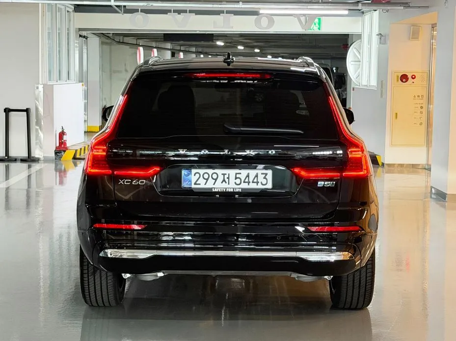 Volvo XC60 — фото 10