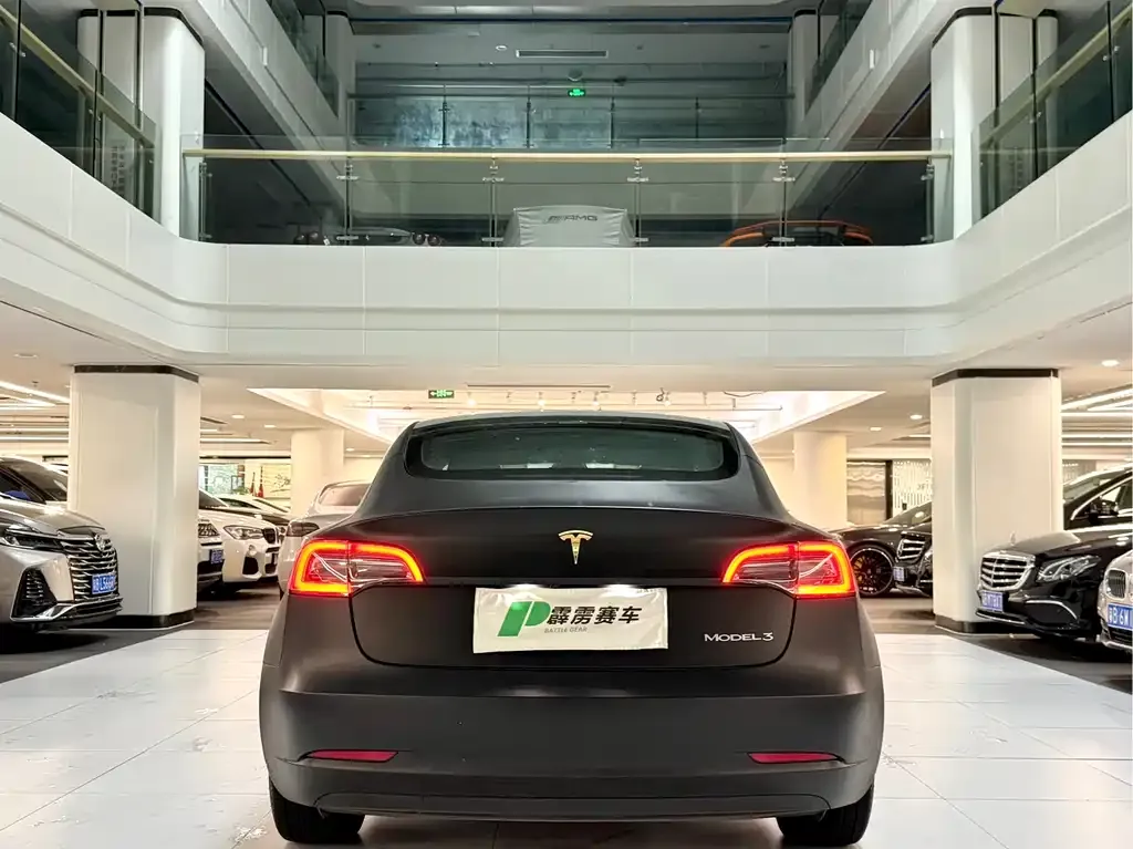 Tesla Model 3 — фото 7