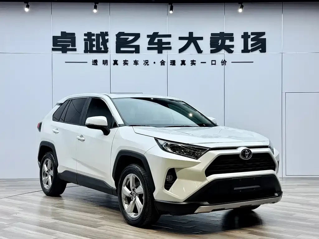 Toyota RAV4 — фото 6