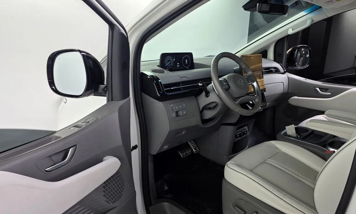 Hyundai Staria — фото 4