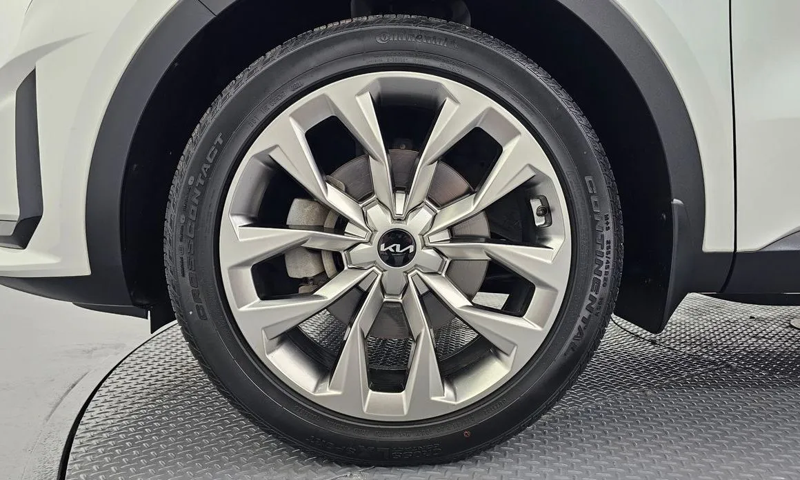 Kia Sorento — фото 9