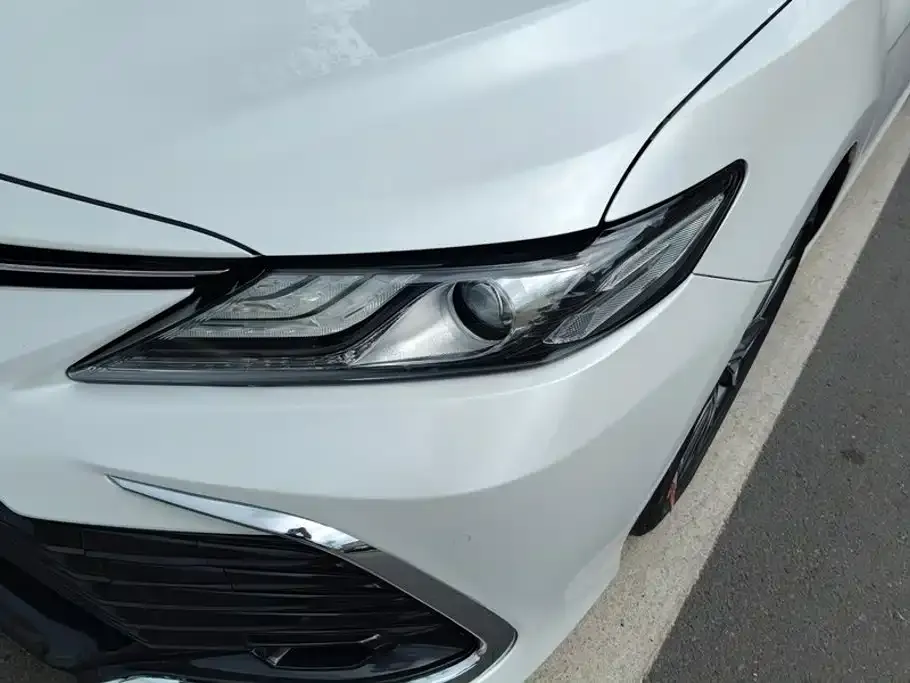 Toyota Camry — фото 4