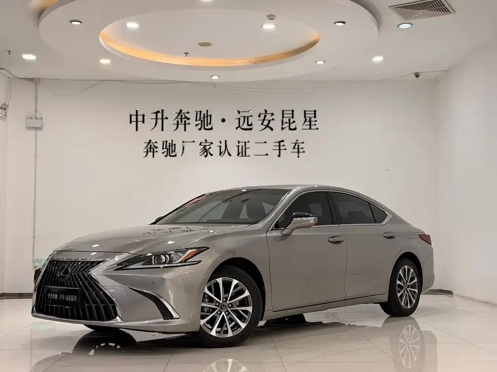 Lexus ES — фото 1