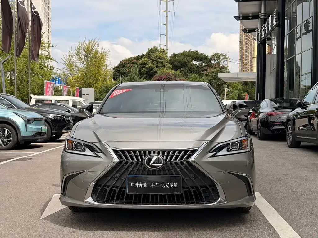 Lexus ES — фото 6