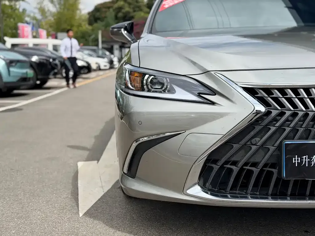 Lexus ES — фото 2