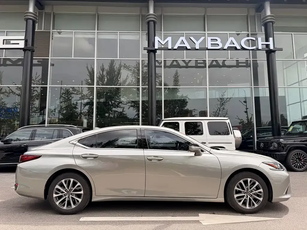 Lexus ES — фото 4