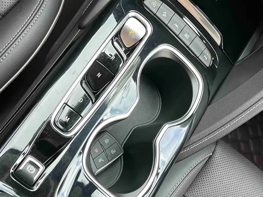 Buick Envision Plus — фото 5
