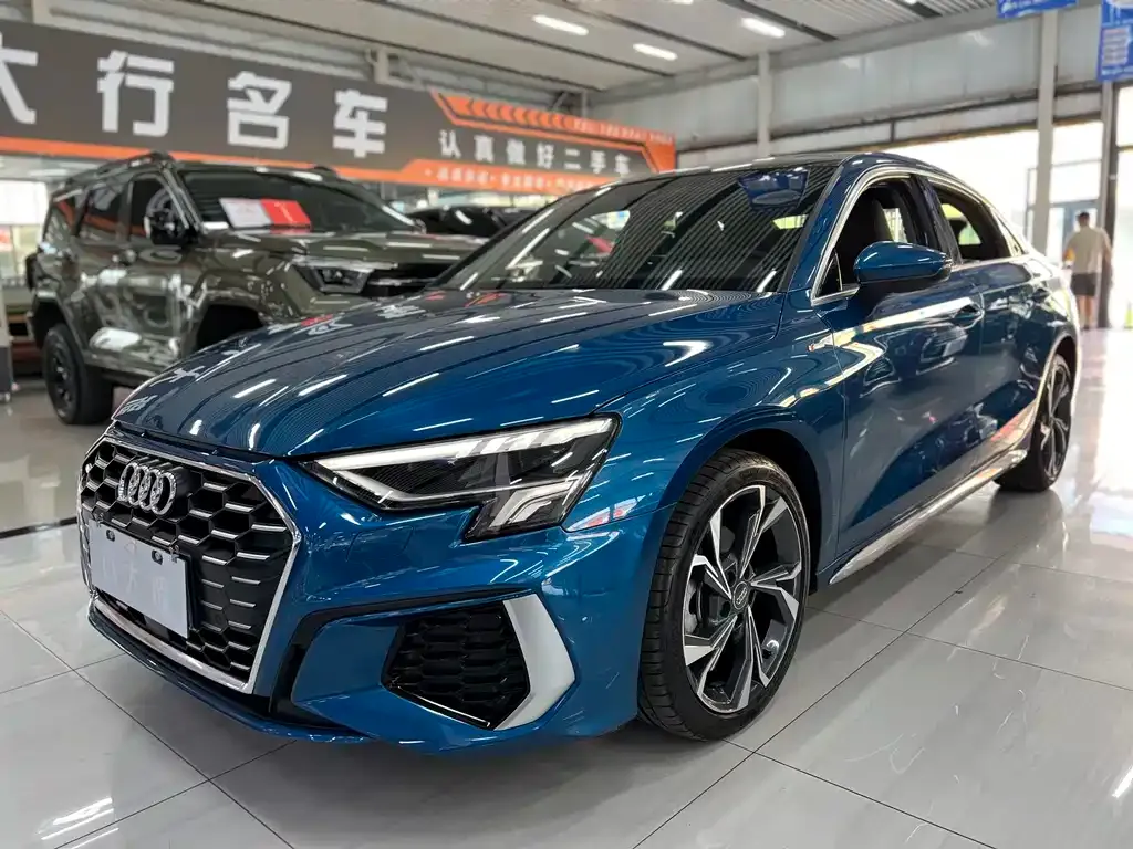 Audi A3 — фото 1