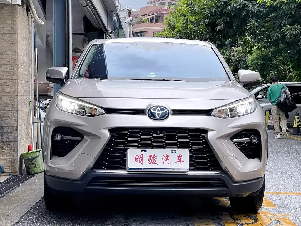 Toyota Wildlander — фото 8