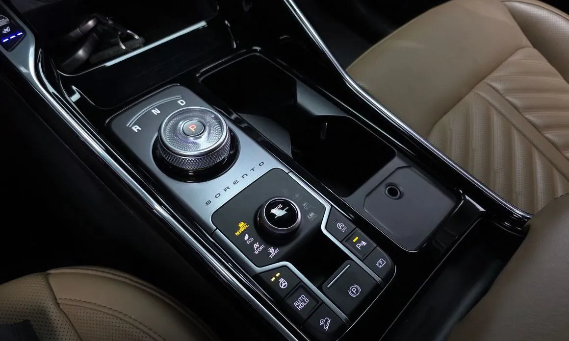 Kia Sorento — фото 10