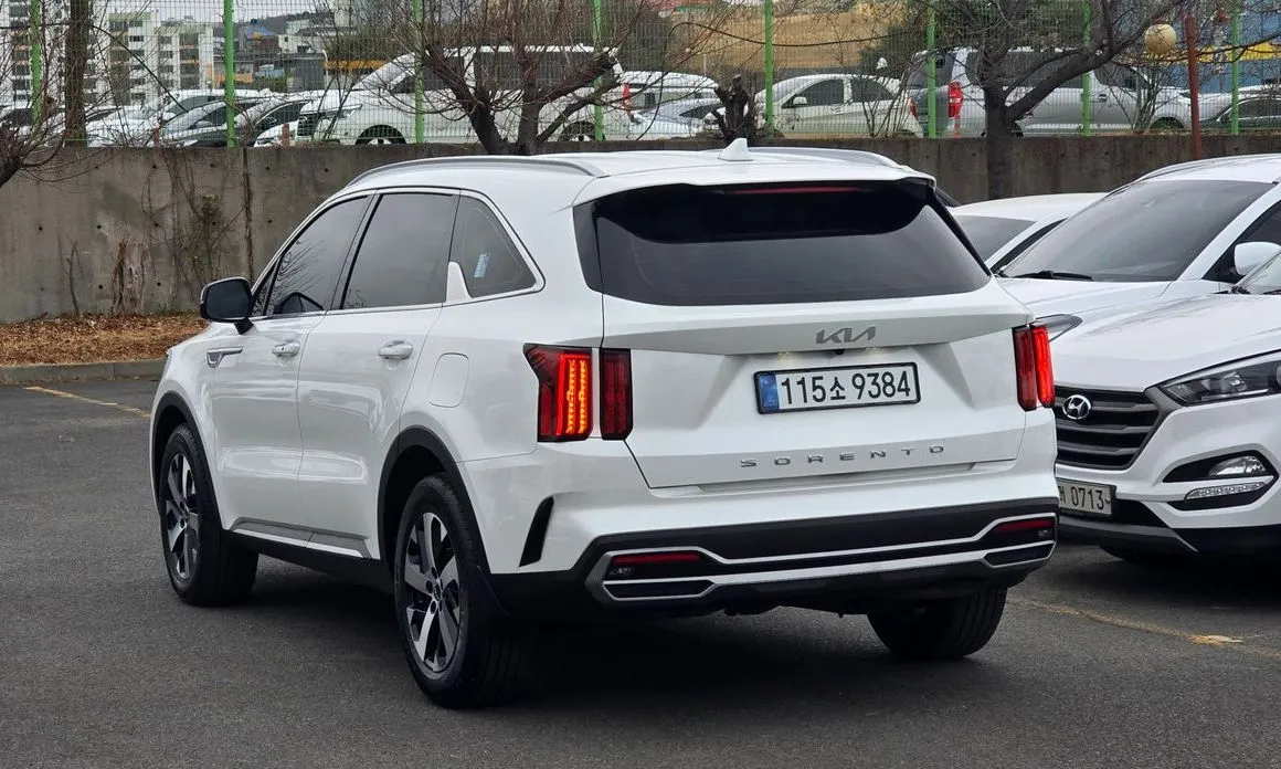 Kia Sorento — фото 8