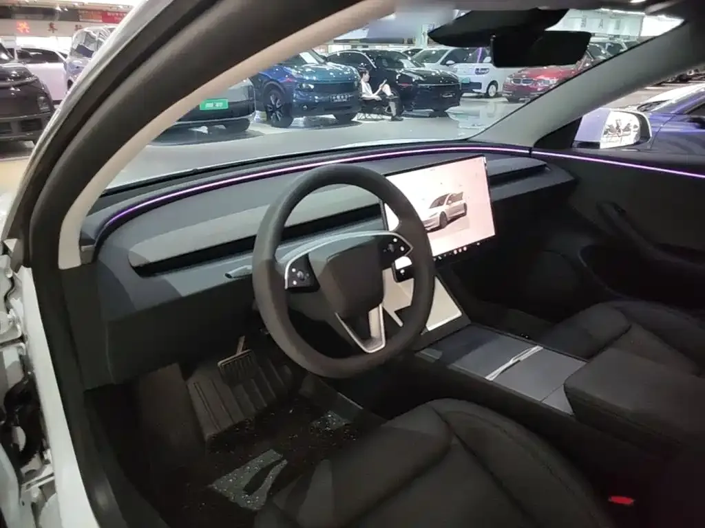Tesla Model 3 — фото 6