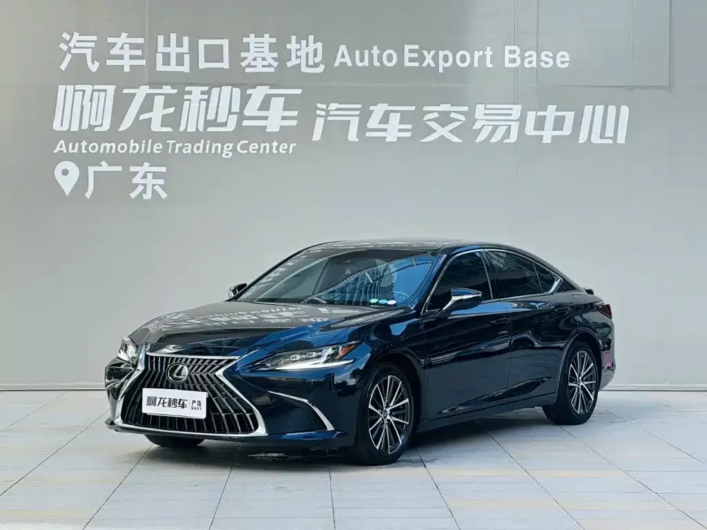 Lexus ES — фото 1