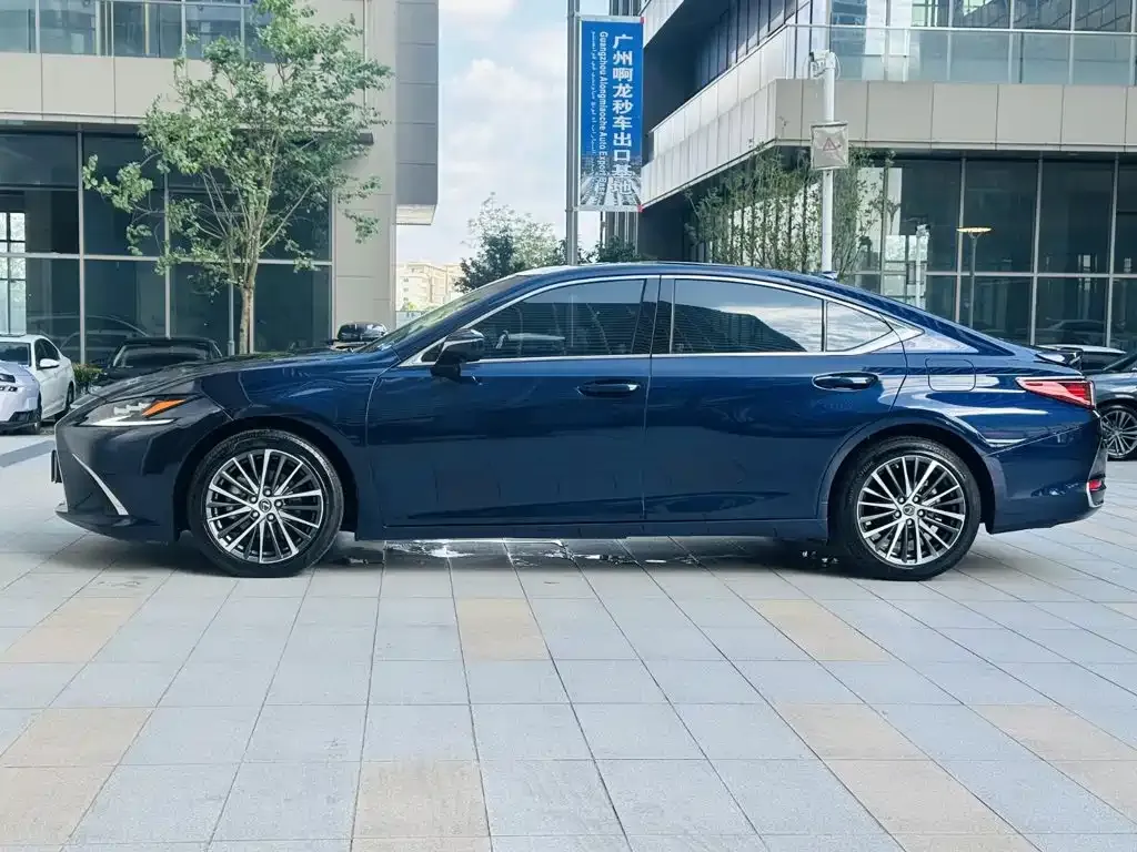 Lexus ES — фото 3