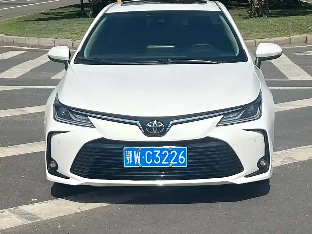 Toyota Corolla — фото 4
