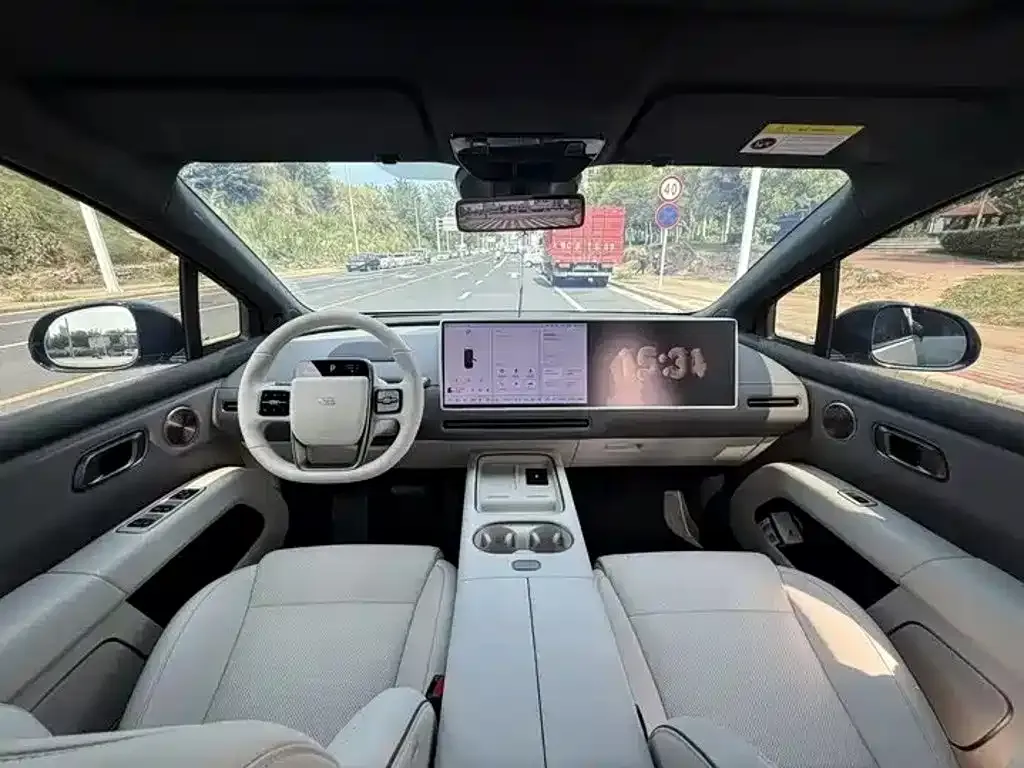 Li Auto i6 — фото 10