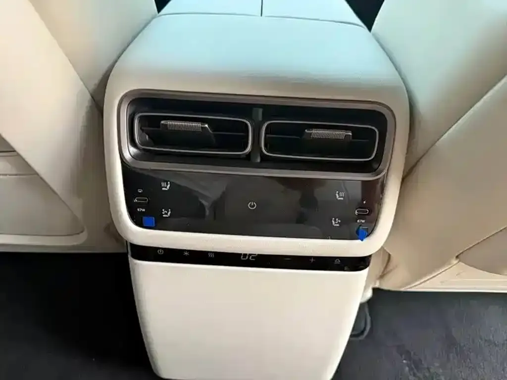 Li Auto i6 — фото 2