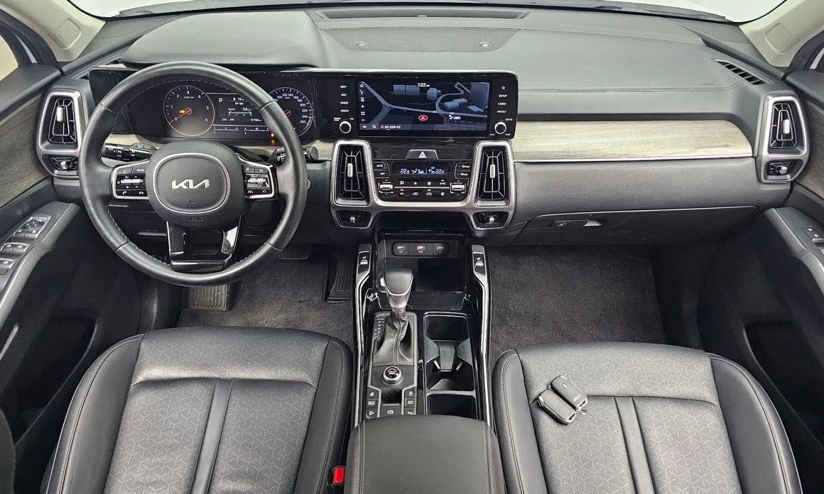 Kia Sorento — фото 8