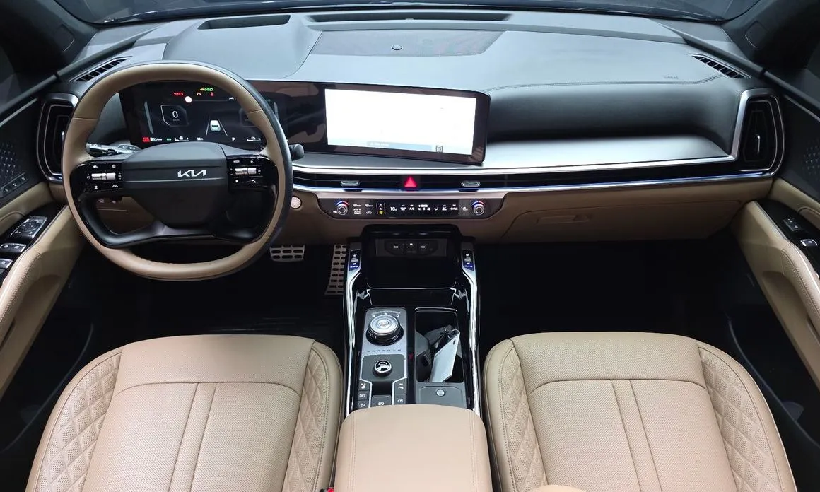 Kia Sorento — фото 8
